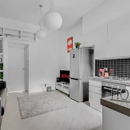 Cav4 - In The Heart Of - Apartamento Milán